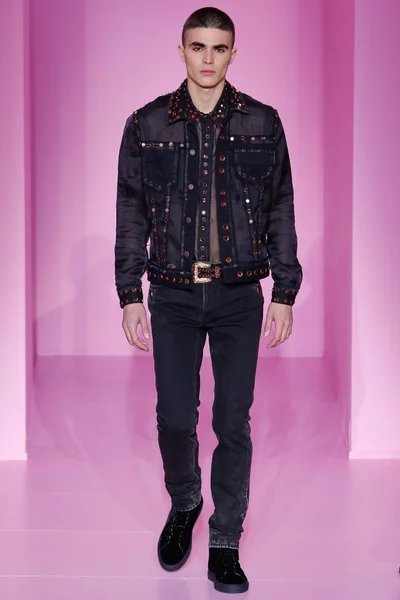 Look 63
